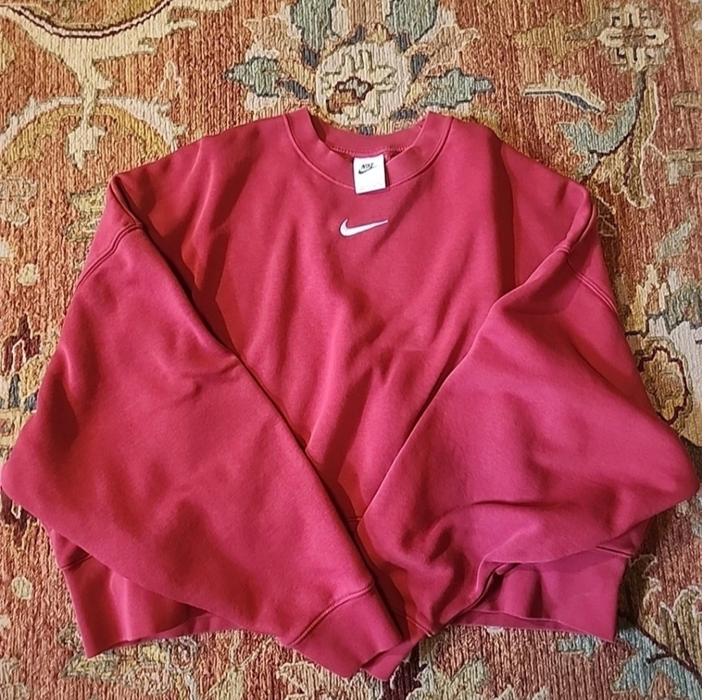 NWOT Nike Women's Phoenix Fleece Cropped Oversized Red Sweatshirt